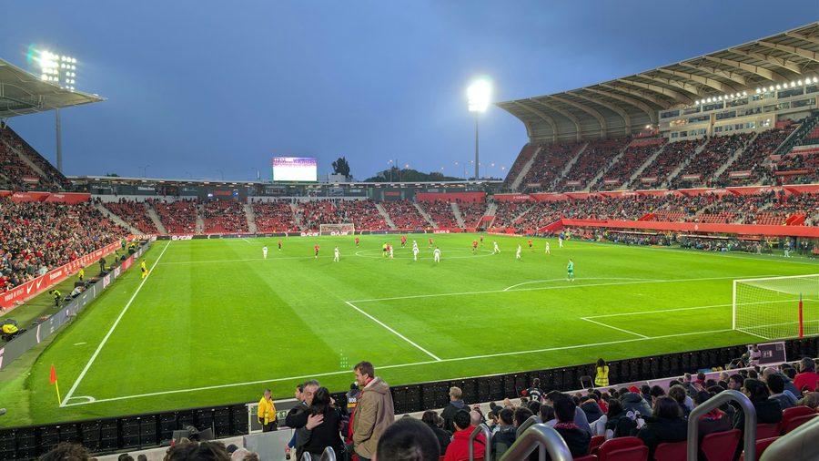 贝博体育 APP — 服务可用性（资质公示示意配图）